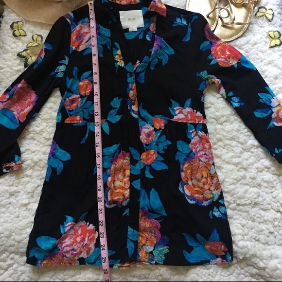 Anthropology Maeve Button Down - Picture 4 of 6